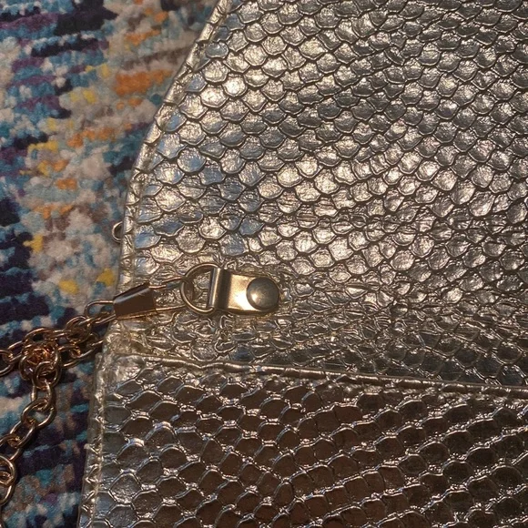EUC Gold Snakeskin Clutch/Shoulder Evening Bag with Gold Lock and Chain Strap - Picture 6 of 6